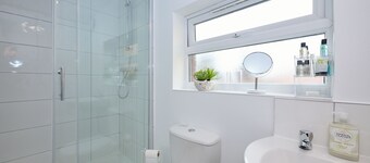 1C Lime Street Apartment