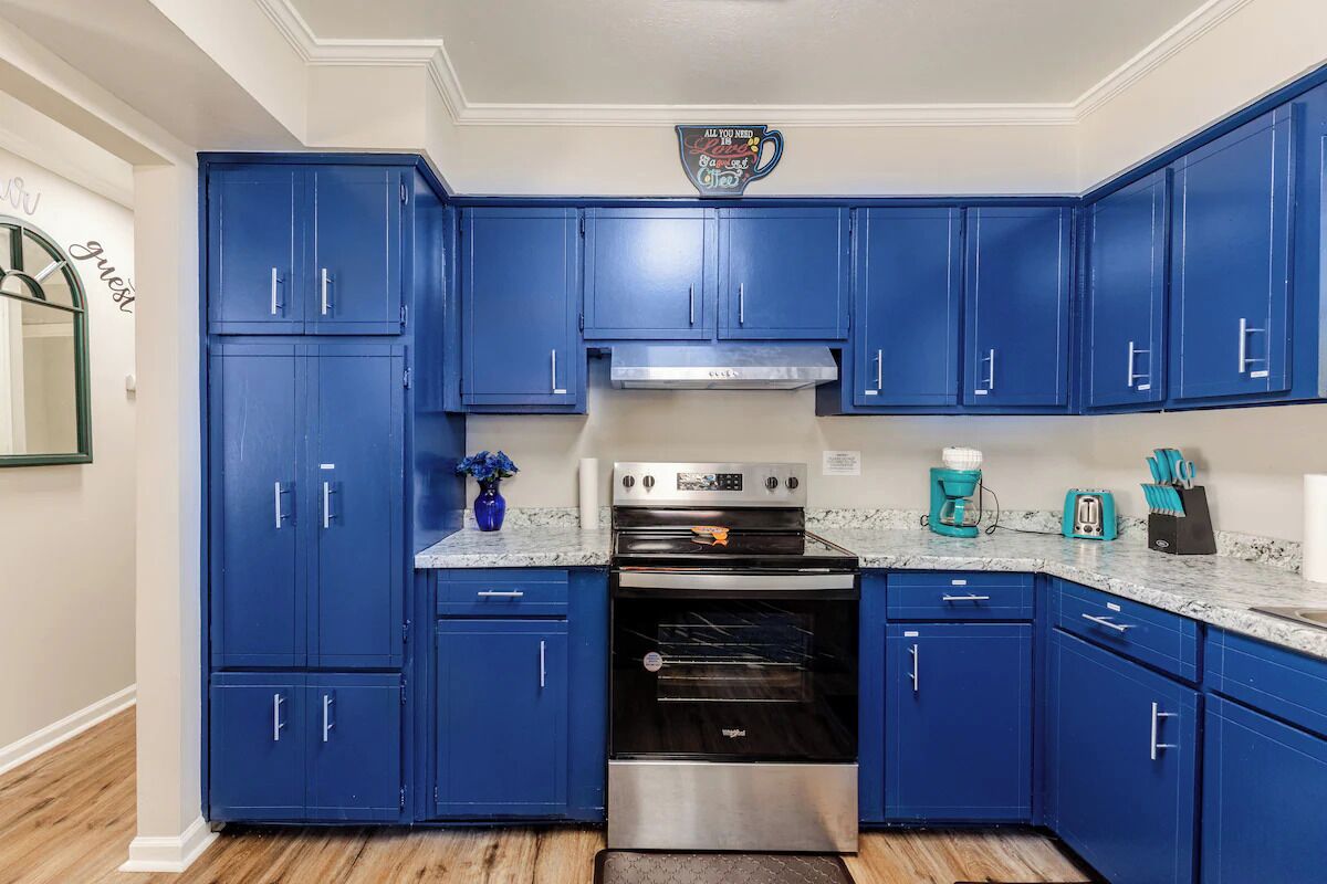 冰箱、微波炉、烤箱、炉灶