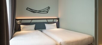 Quintessa Hotel Osaka Umeda Comic&Books