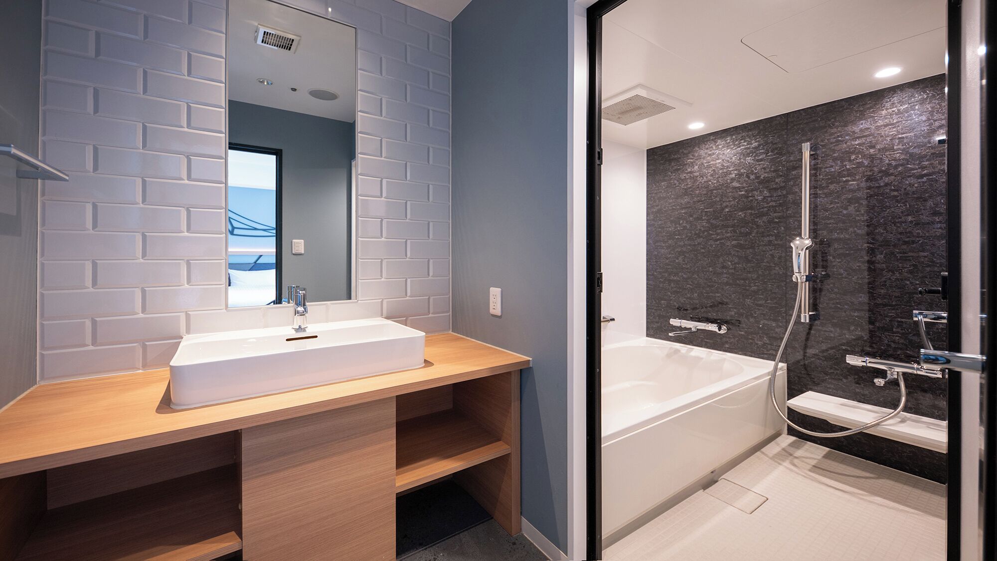 Deluxe Twin Room, Non Smoking | Bathroom