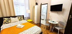 1 chambre, fer et planche à repasser, Wi-Fi gratuit, draps fournis