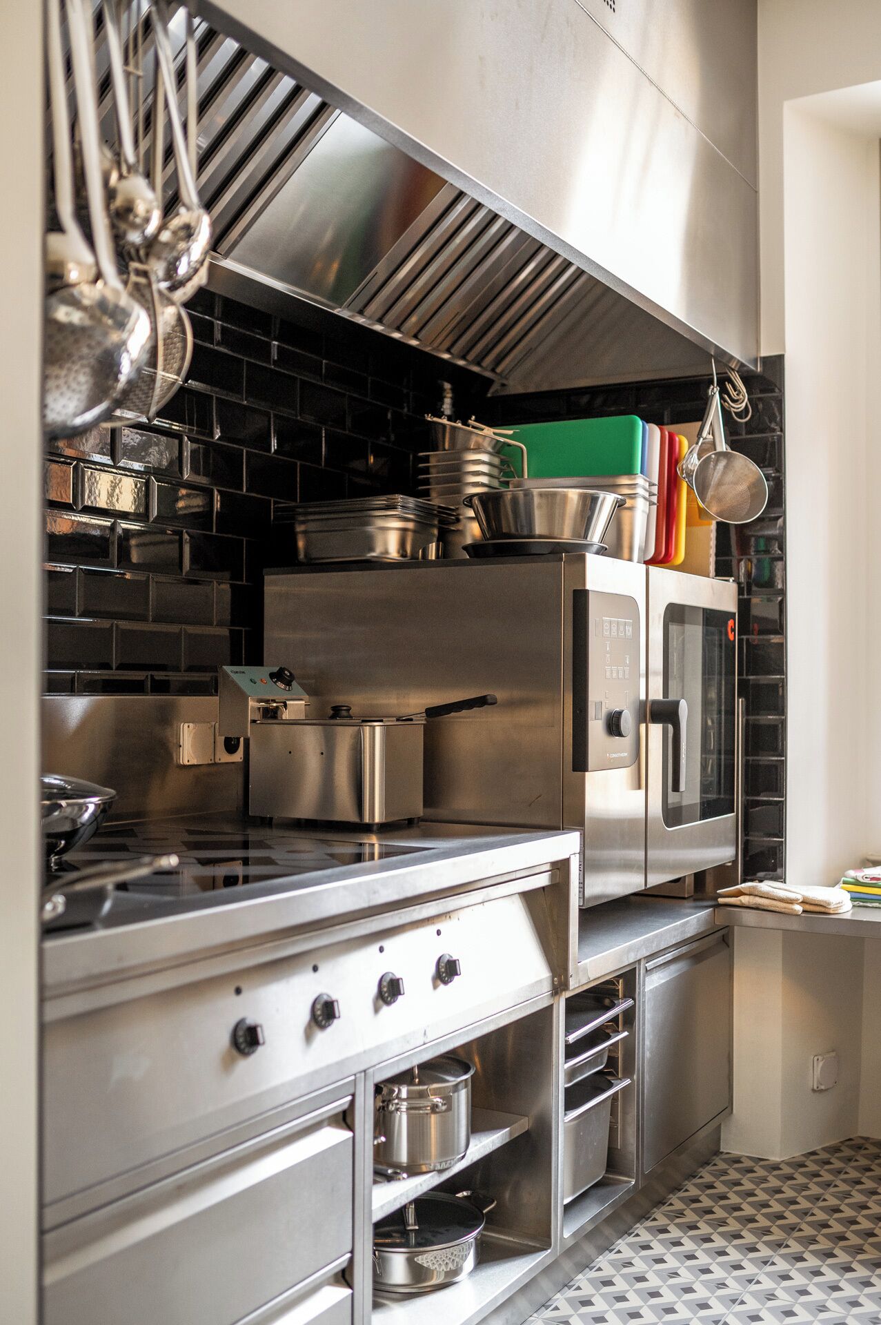 Luxury Villa, Mountain View | Private kitchen | Full-size fridge, microwave, oven, stovetop