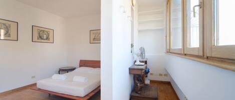 2 bedrooms, iron/ironing board