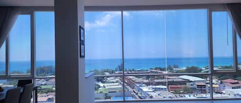 Apartment, 4 Bedrooms, Accessible, Balcony | Interior