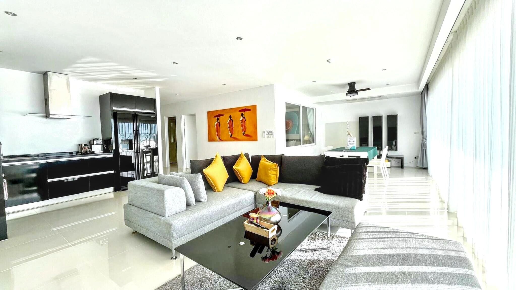 Apartment, 2 Bedrooms, Accessible, Balcony | Living room