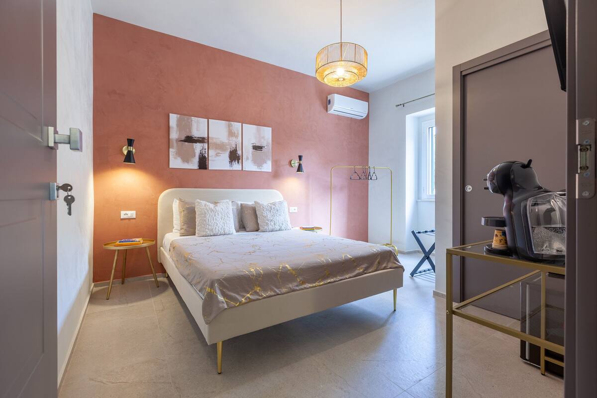 Camera doppia, patio, vista città | Wi-Fi gratuito