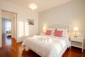 3 bedrooms, desk - Diletta - Big Family Apartment (Bari)
