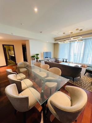 Living area - Skyline Escapes by The Governor (Colombo)