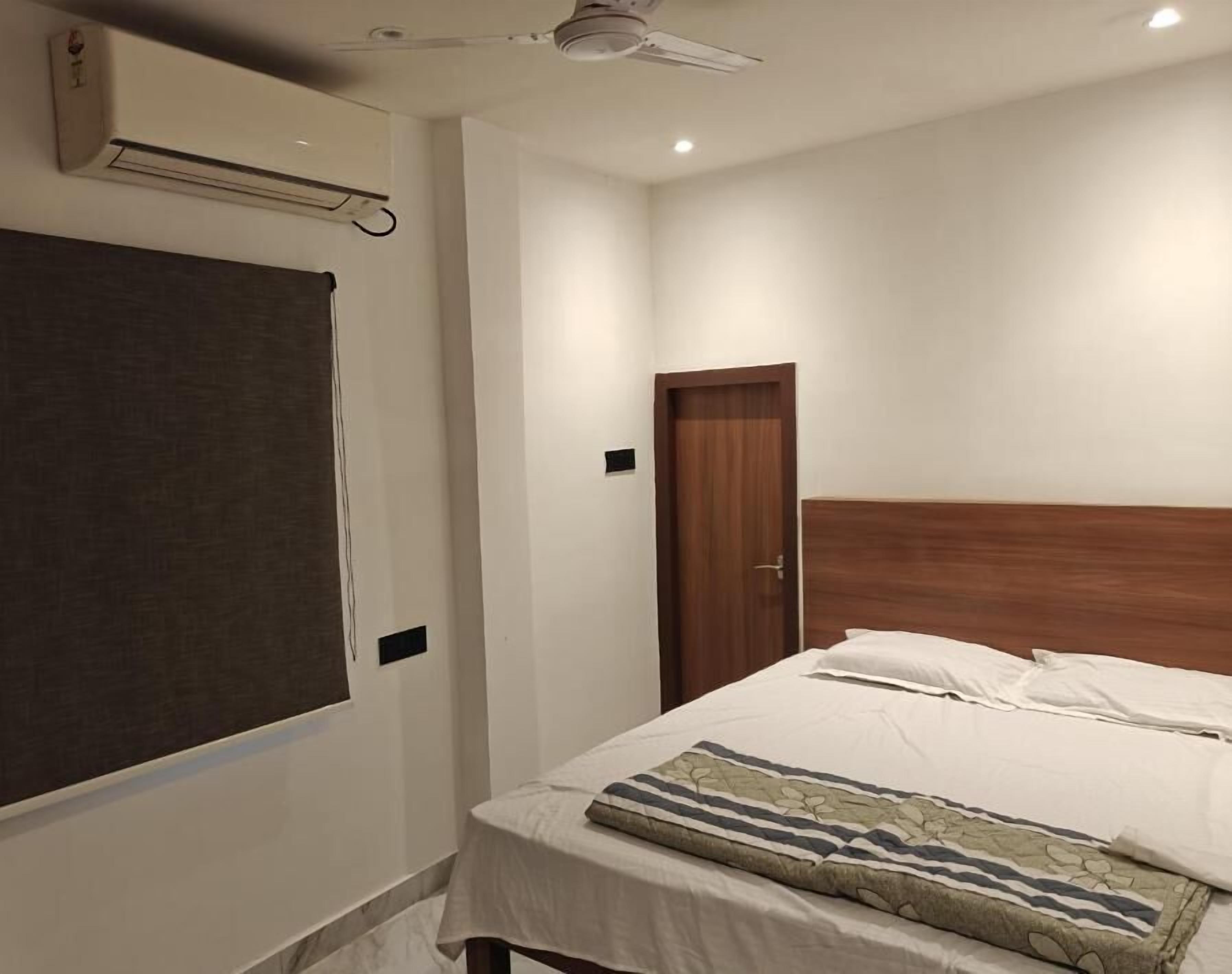 Doppelzimmer | Laptopgeeigneter Arbeitsplatz, Bügeleisen/Bügelbrett, Bettwäsche