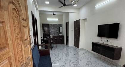 Full House 3BHK - WiFi & AC - Perungudi OMR WTC Apollo Hospital & DLF Downtown