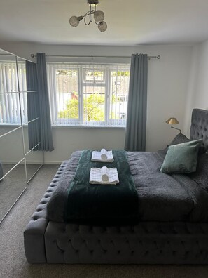2 bedrooms, WiFi, bed sheets