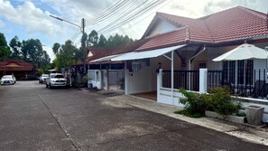 Apartment, 2 Bedrooms, Accessible, Patio | Exterior