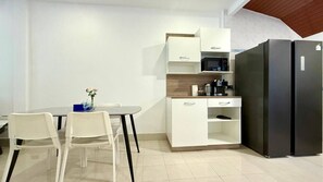 Apartment, 2 Bedrooms, Accessible, Patio | Interior