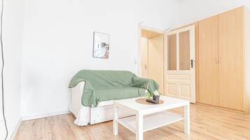 Basic Apartment | Iron/ironing board, free WiFi