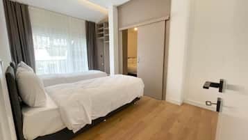 Superior Duplex, 2 Bedrooms, Terrace | Desk, laptop workspace, blackout curtains, soundproofing