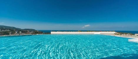 Apartment, 2 Bedrooms, Smoking, Private Pool | Exterior