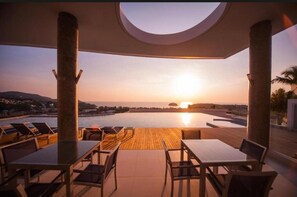 Apartment, 2 Bedrooms, Smoking, Private Pool | Outdoor dining