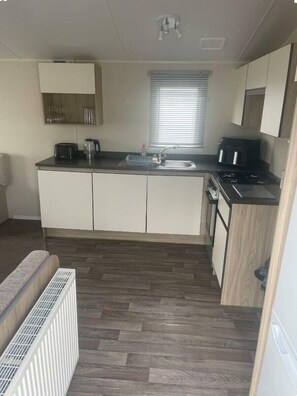 Cookware/dishes/utensils