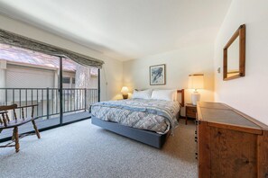 Desk, iron/ironing board, free WiFi, bed sheets - Spacious 1BR Condo #218 at Donner Lake Village (Truckee)