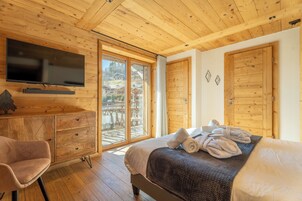 Habitación Confort | Caja fuerte, cortinas opacas, wifi gratis y ropa de cama