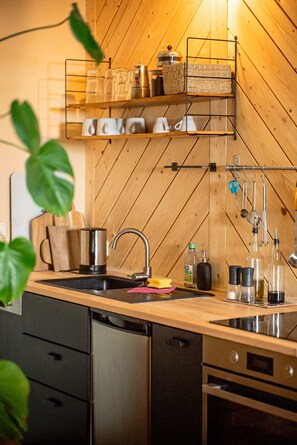 雪櫃、焗爐、爐具、洗碗機