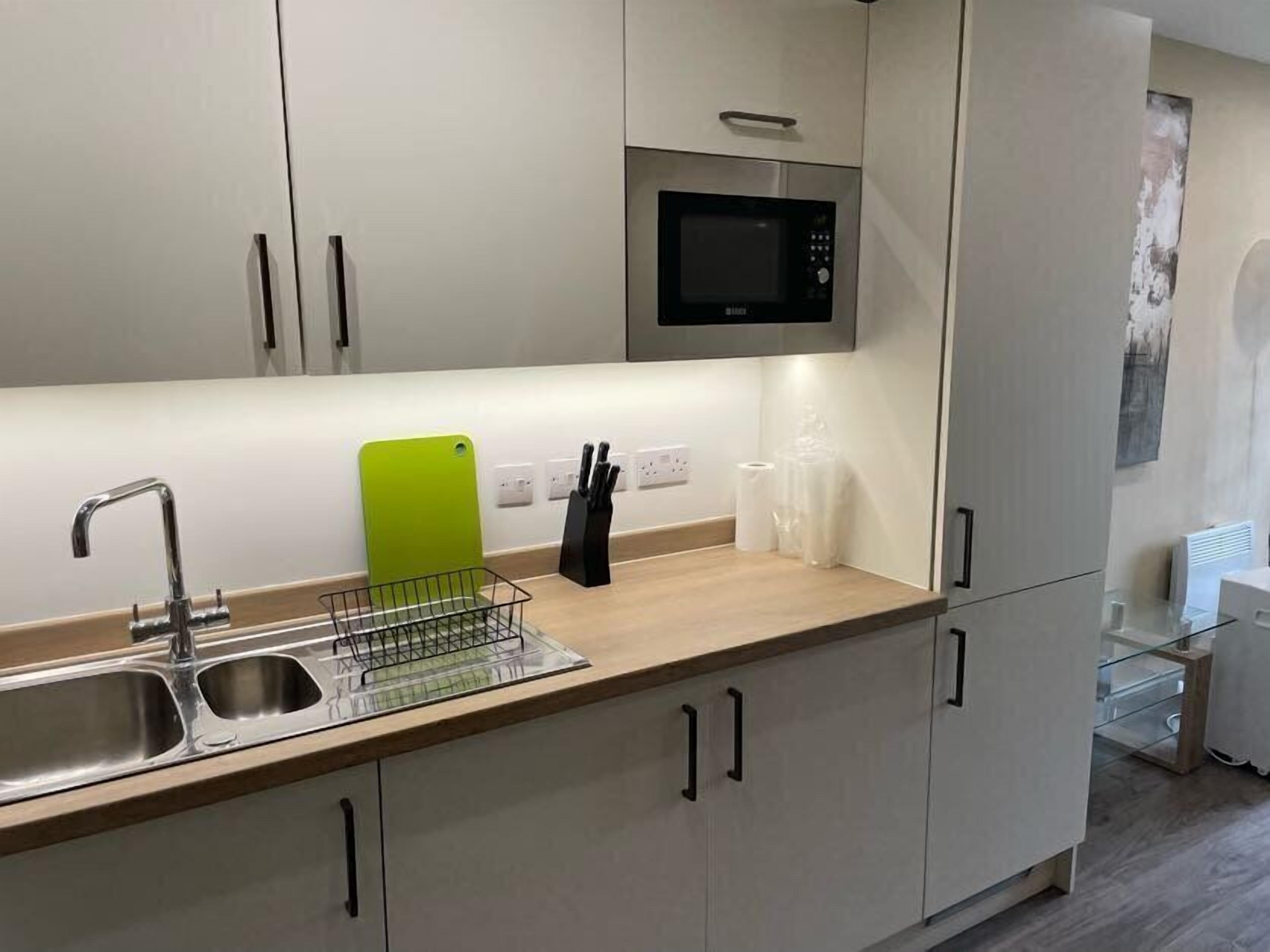 Casa, 1 cama matrimonial, para no fumadores | Cocina privada | Refrigerador con congelador, microondas, horno y parrilla de estufa 