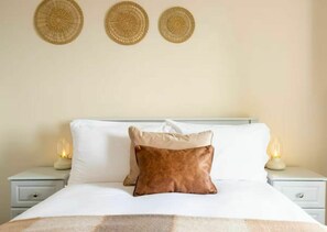 1 bedroom, iron/ironing board, Internet, bed sheets