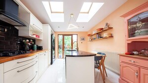 Private kitchen - Amazing 2BDR house close to the city August deals (Dublin 3)