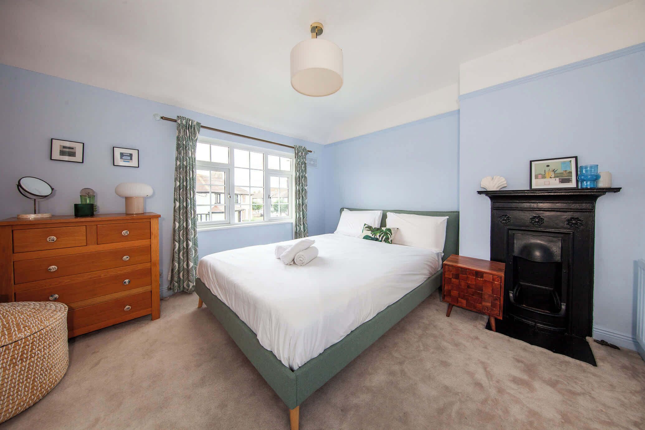 2 bedrooms, iron/ironing board, Internet, bed sheets