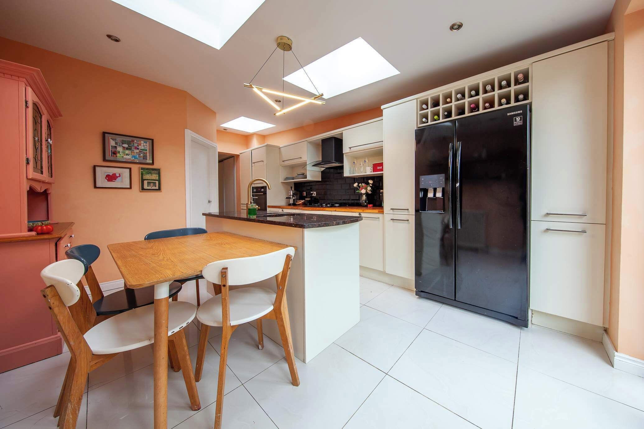 Fridge, oven, stovetop, dishwasher