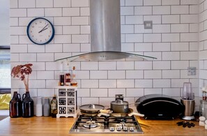 Private kitchen - Modern 2BD Flat w/ Decked Terrace, Dulwich (Greater London)