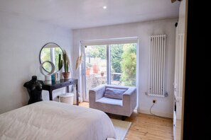 Room - Modern 2BD Flat w/ Decked Terrace, Dulwich (Greater London)