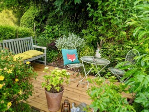 Terrace/patio - Modern 2BD Flat w/ Decked Terrace, Dulwich (Greater London)