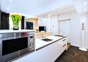 Exclusive Suite, Garden View | Private kitchen - Premium Apartments by Wawel Castle (Kraków)
