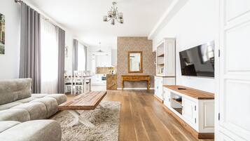 Superior Suite | Soundproofing, iron/ironing board, free WiFi