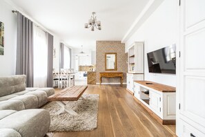 Superior Suite | Soundproofing, iron/ironing board, free WiFi - Premium Apartments by Wawel Castle (Kraków)