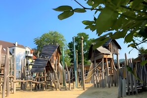 Children’s area - Modern Apartment Casa Karin with Terrace, Garden, and Sauna (Bodman-Ludwigshafen)