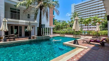 Apartamento, 3 quartos, acessível, sacada | Piscina | Piscina externa