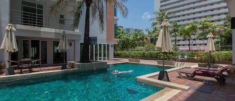 Departamento, 2 habitaciones, con acceso para personas discapacitadas | Alberca | Alberca al aire libre