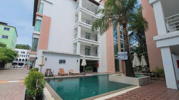Appartement, 3 chambres, accessible aux personnes à mobilité réduite, balcon | Piscine | Piscine extérieure