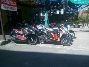 อพาร์ทเมนท์, 3 ห้องนอน, พร้อมสิ่งอำนวยความสะดวกสำหรับผู้พิการ, ระเบียง | บริเวณที่พัก