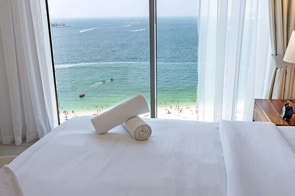 2 bedrooms, in-room safe, iron/ironing board, free WiFi