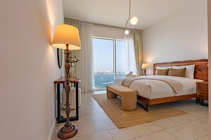 2 chambres, coffres-forts dans les chambres, fer et planche à repasser