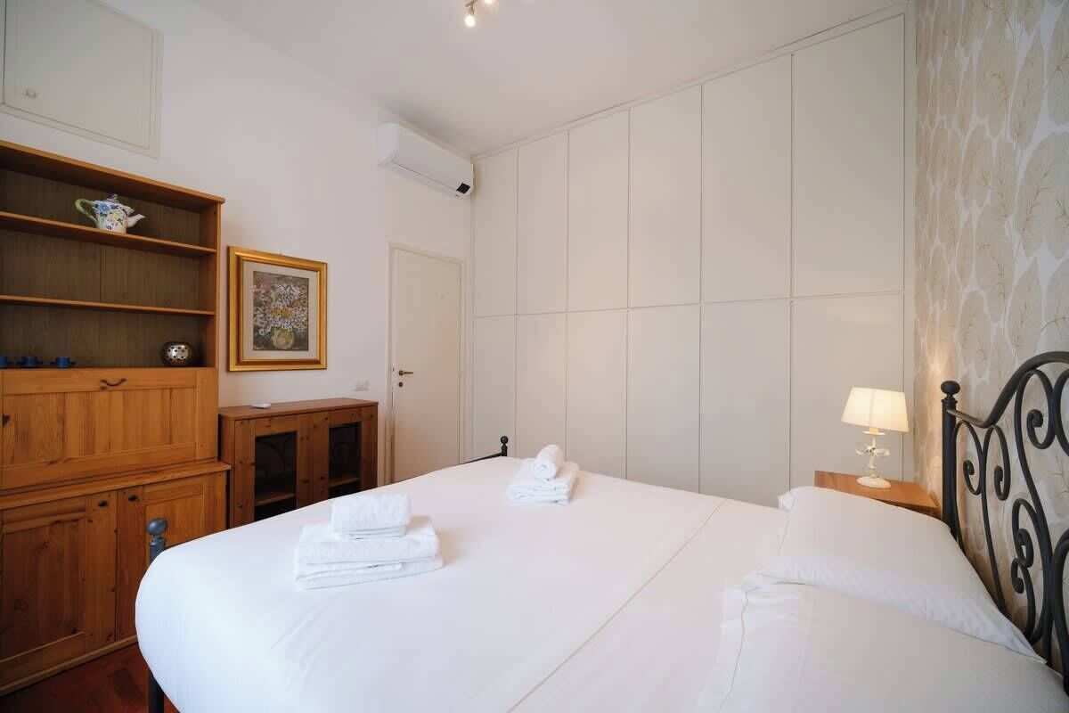 1 bedroom, iron/ironing board, travel cot, WiFi