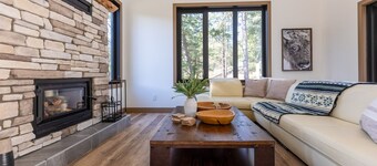 Luxury at Koocanusa Ranch. Hot Tub & A/C