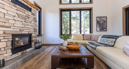 Luxury at Koocanusa Ranch. Hot Tub & A/C