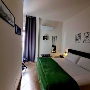 1 chambre, coffres-forts dans les chambres, fer et planche à repasser