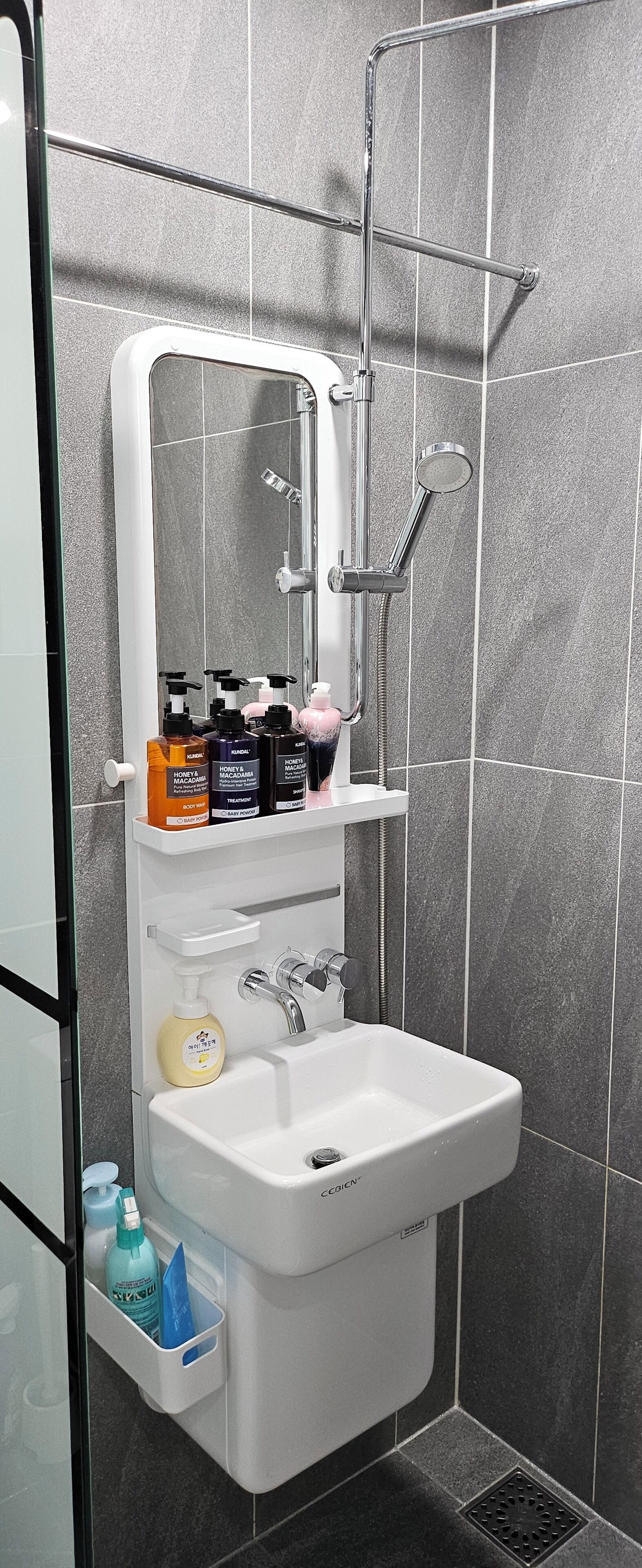 Dusche, Haartrockner, Bidet, Handtücher