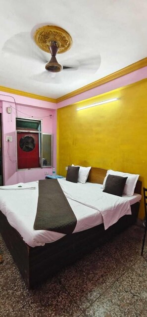 Deluxe Room | Rollaway beds, free WiFi, bed sheets