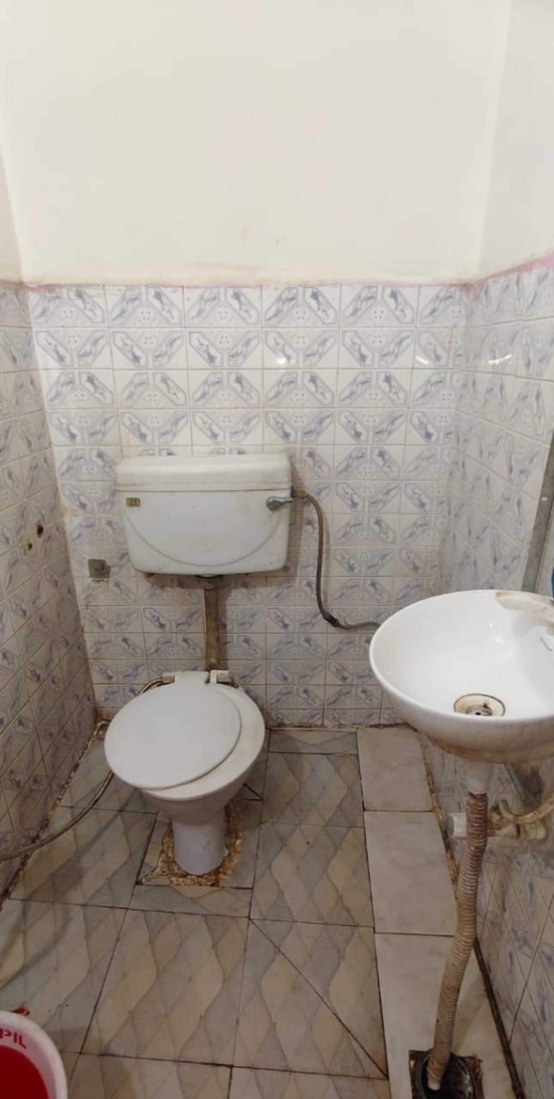 Douche, articles de toilette gratuits, serviettes fournies, savon